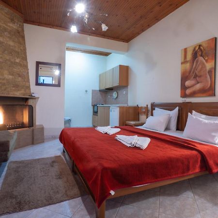 Guesthouse Adonis Káto Loutrákion Екстериор снимка