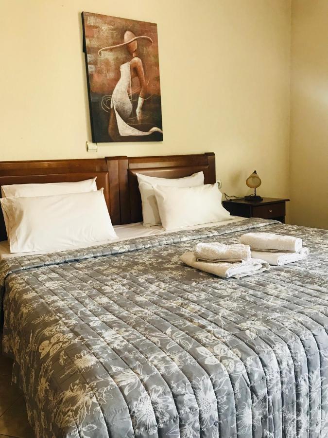Guesthouse Adonis Káto Loutrákion Екстериор снимка