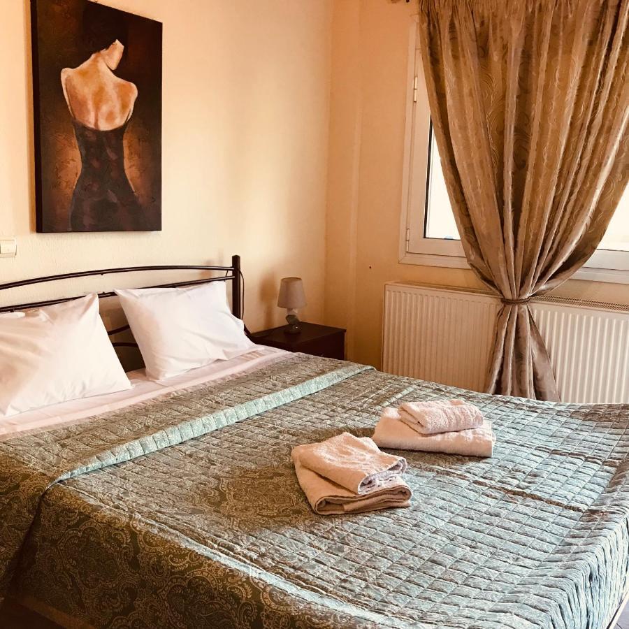 Guesthouse Adonis Káto Loutrákion Екстериор снимка