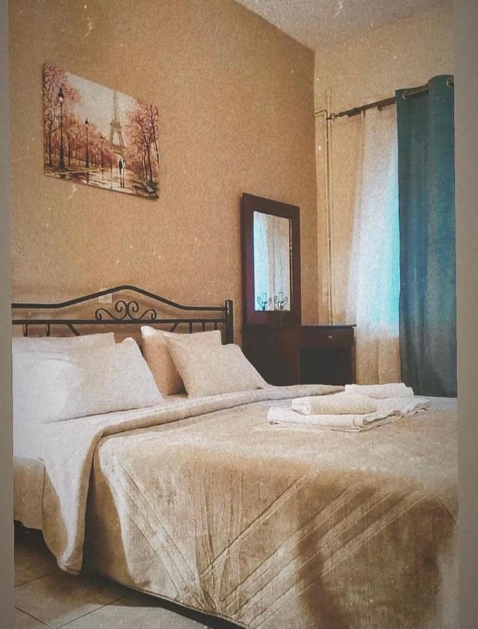 Guesthouse Adonis Káto Loutrákion Екстериор снимка