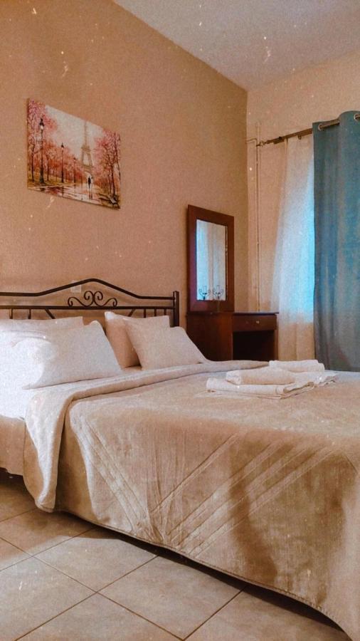 Guesthouse Adonis Káto Loutrákion Екстериор снимка