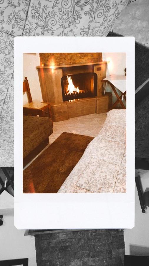 Guesthouse Adonis Káto Loutrákion Екстериор снимка
