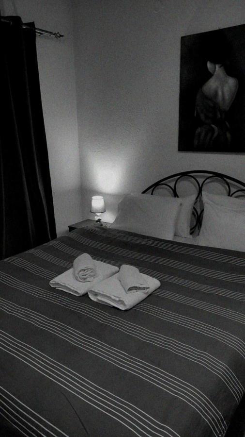 Guesthouse Adonis Káto Loutrákion Екстериор снимка