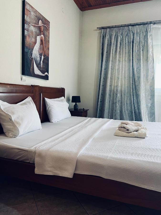 Guesthouse Adonis Káto Loutrákion Екстериор снимка