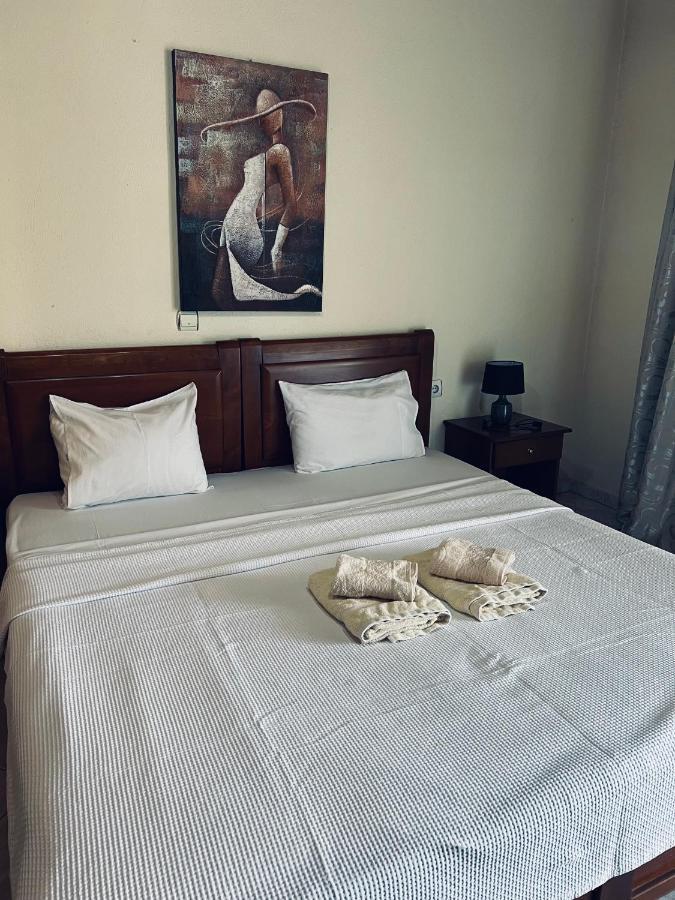 Guesthouse Adonis Káto Loutrákion Екстериор снимка