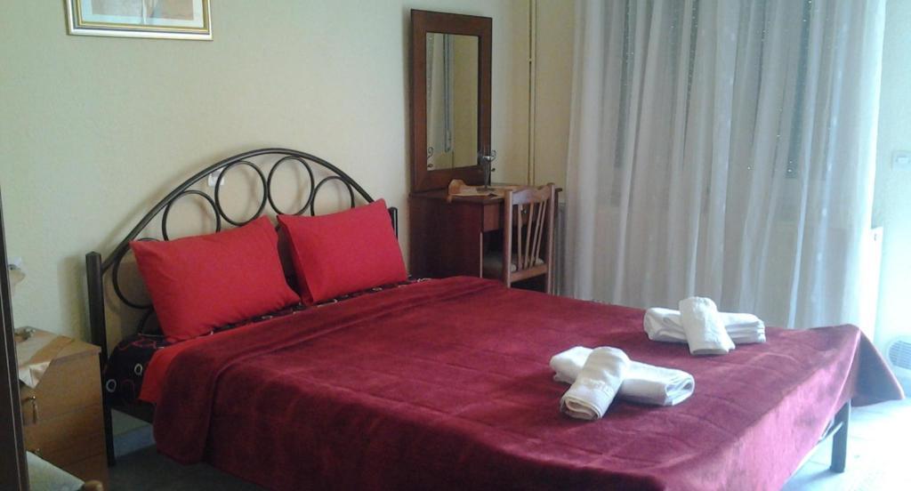 Guesthouse Adonis Káto Loutrákion Екстериор снимка