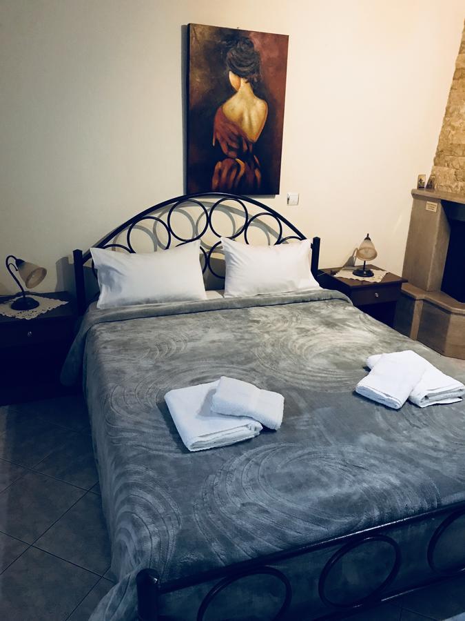 Guesthouse Adonis Káto Loutrákion Екстериор снимка