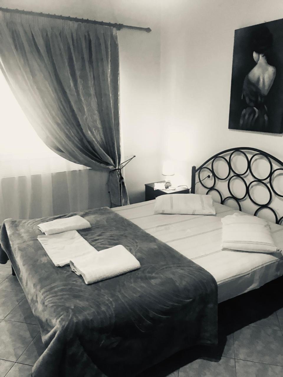 Guesthouse Adonis Káto Loutrákion Екстериор снимка
